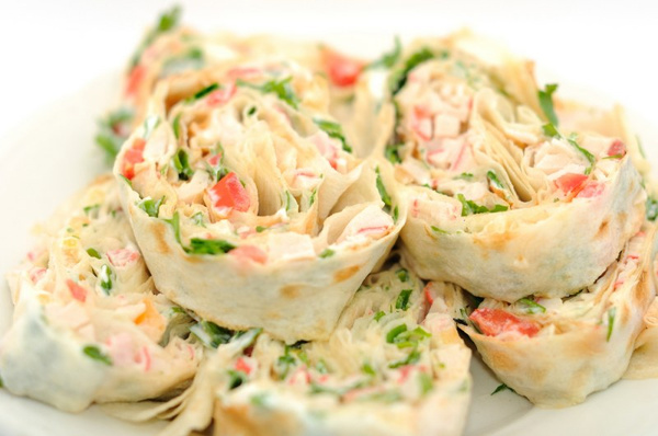 Рулеты из лаваша с курицей Рулеты из лаваша с курицей