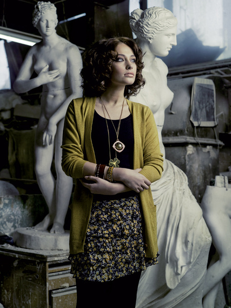 Топ из хлопка, Intimissimi, 450 руб.; шерстяной кардиган, MaxMara, 10 434 руб.; юбка из шелка, TopShop, 2299 руб.; браслеты, Selena, 420 руб. и 830 руб.; колье, Pilgrim, 3413 руб. и 2500 руб. Топ из хлопка, Intimissimi, 450 руб.; шерстяной кардиган, MaxMara, 10 434 руб.; юбка из шелка, TopShop, 2299 руб.; браслеты, Selena, 420 руб. и 830 руб.; колье, Pilgrim, 3413 руб. и 2500 руб.