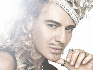 Джон Гальяно (John Galliano) вчера вечером был арестован в Париже Джон Гальяно (John Galliano) вчера вечером был арестован в Париже