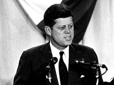 Джон Кеннеди (John Kennedy) был застрелен в 1963 году Джон Кеннеди (John Kennedy) был застрелен в 1963 году