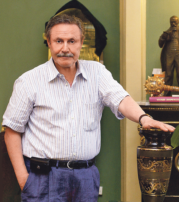 Юрий Соломин Юрий Соломин