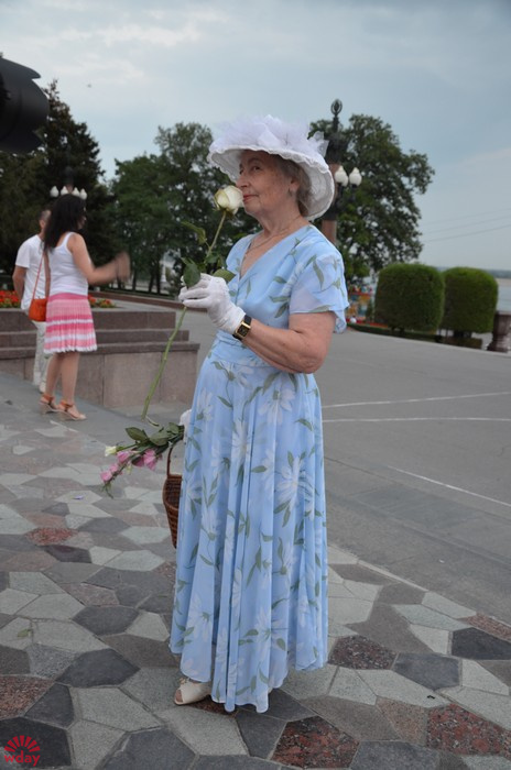 День женственности в Волгограде фото Красивые молодые женщины
