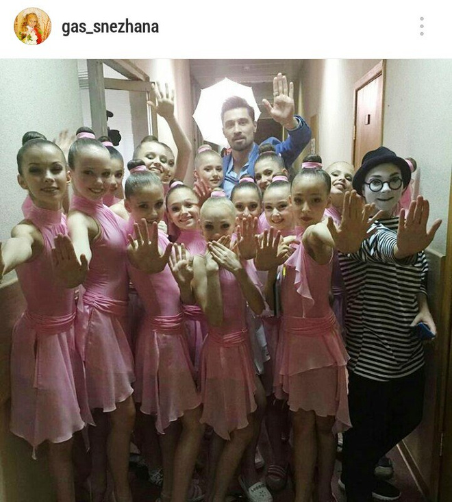 Красноярские гимнастки и Дима Билан Красноярские гимнастки и Дима Билан