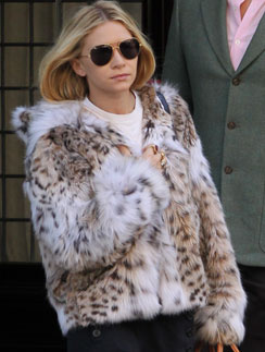Шубы в стиле "хиппи-шик" - выбор Эшли Олсен (Ashley Olsen). Шубы в стиле "хиппи-шик" - выбор Эшли Олсен (Ashley Olsen)