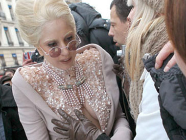Леди ГаГа (Lady GaGa) приехала в Париж Леди ГаГа (Lady GaGa) приехала в Париж