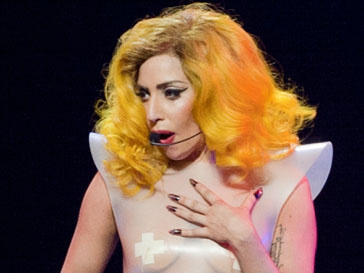 Леди ГаГа (Lady GaGa) молится за японцев Леди ГаГа (Lady GaGa) молится за японцев