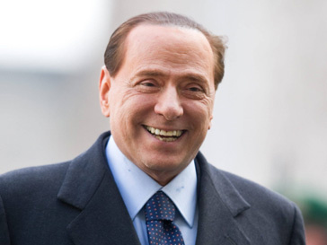 Сильвио Берлускони (Silvio Berlusconi) считает, что «лучше любить красивых девушек, чем геев» Сильвио Берлускони (Silvio Berlusconi) считает, что «лучше любить красивых девушек, чем геев»