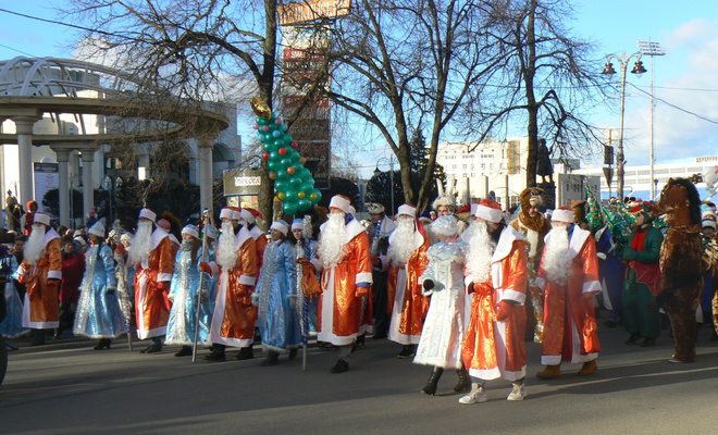 Парад Дедов Морозов в Курске 2016 Парад Дедов Морозов в Курске 2016