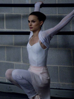 Натали Портман (Natalie Portman), кадр из фильма "Черный лебедь". Натали Портман (Natalie Portman), кадр из фильма "Черный лебедь"