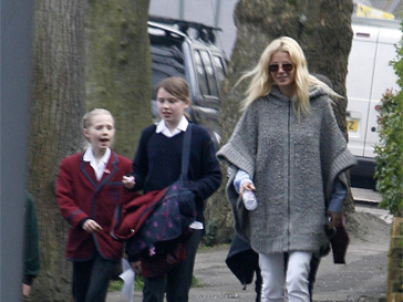 Гвинет Пэлтроу (Gwyneth Paltrow) с детьми Гвинет Пэлтроу (Gwyneth Paltrow) с детьми