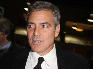 Джордж Клуни (George Clooney) прилетел в Судан в начале января Джордж Клуни (George Clooney) прилетел в Судан в начале января