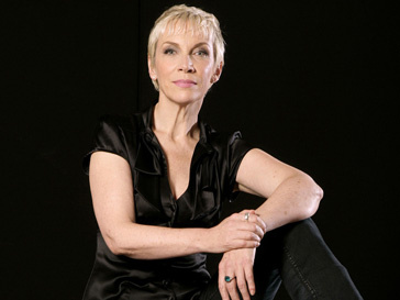 Энни Леннокс (Annie Lennox) встречается с женатым мужчиной Энни Леннокс (Annie Lennox) встречается с женатым мужчиной