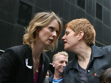 Синтия Никсон (Cynthia Nixon) и Кристин Мариони (Christine Marinoni) вместе с 2003 года Синтия Никсон (Cynthia Nixon) и Кристин Мариони (Christine Marinoni) вместе с 2003 года