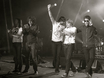 Kasabian в шоу Вечерний Ургант Kasabian в шоу Вечерний Ургант