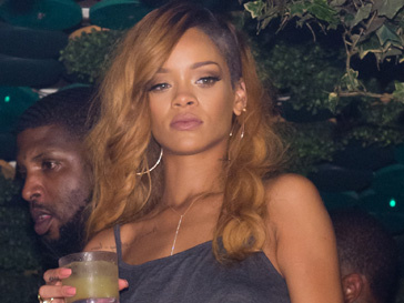 Рианна (Rihanna) подала в суд на Topshop Рианна (Rihanna) подала в суд на Topshop