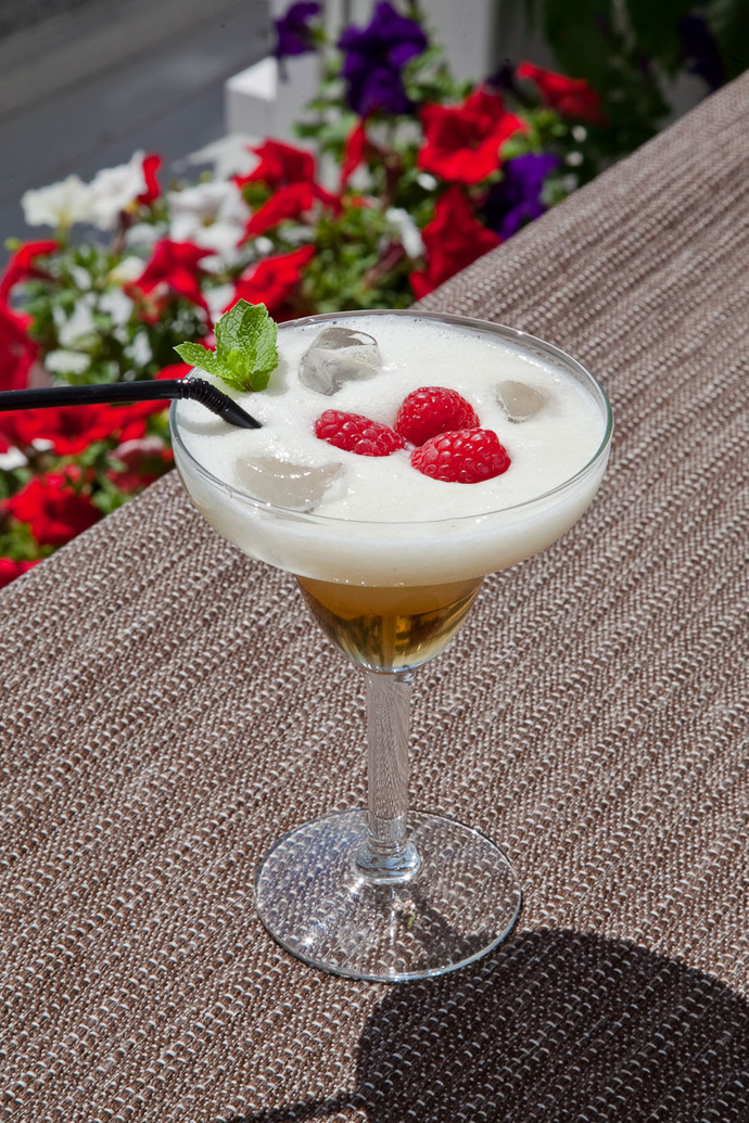 Soft drink "Melon and Lime" from the yacht club restaurant "Petrel" Soft drink "Melon and Lime" from the yacht club restaurant "Petrel"
