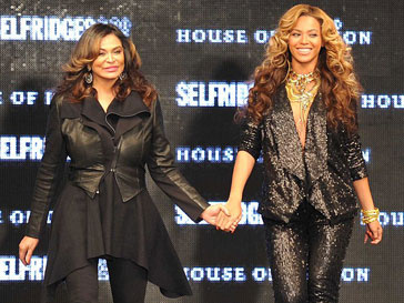 Бейонсе (Beyonce) представила в рамках Недели моды в Лондоне новую коллекцию бренда House of Dereon Бейонсе (Beyonce) представила в рамках Недели моды в Лондоне новую коллекцию бренда House of Dereon