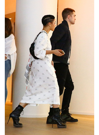 Талия Барнетт и Робрет Паттинсон