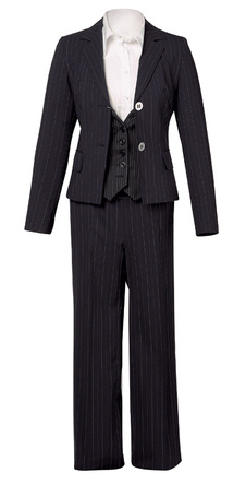Сорочка, Paul Ka, 15 577 руб.; пиджак и брюки, MaxMara, 20 313 и 9916 руб.; жилет, Paul Smith, 16 540 руб. Сорочка, Paul Ka, 15 577 руб.; пиджак и брюки, MaxMara, 20 313 и 9916 руб.; жилет, Paul Smith, 16 540 руб.