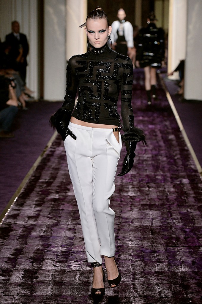 В Париже прошел показ Atelier Versace