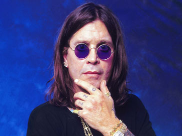 Оззи Осборн (Ozzy Osbourne) зарабатывает миллионы, отдавать долги в пользы казны США он не торопится Оззи Осборн (Ozzy Osbourne) зарабатывает миллионы, отдавать долги в пользы казны США он не торопится