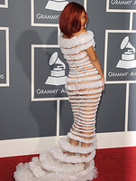 Рианна (Rihanna) на ковровой дорожке «Грэмми»-2011 Рианна (Rihanna) на ковровой дорожке «Грэмми»-2011