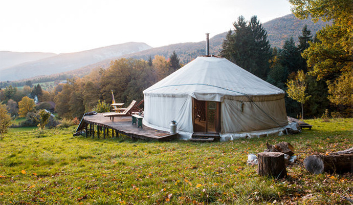 Юрта в Бельком-ан-Бож, Франция