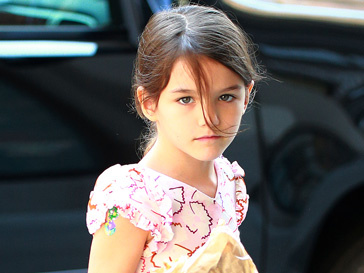 Сури Круз (Suri Cruise) отправилась в первый класс частной нью-йоркской школы Сури Круз (Suri Cruise) отправилась в первый класс частной нью-йоркской школы
