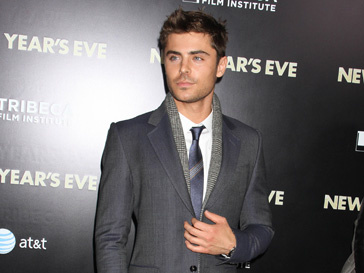 Зак Эфрон (Zac Efron) подврил 300 предметов одежды нуждающимся детям Зак Эфрон (Zac Efron) подврил 300 предметов одежды нуждающимся детям