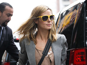Хайди Клум (Heidi Klum) разделась во время фотосессии для телевизионного проекта «Подиум» Хайди Клум (Heidi Klum) разделась во время фотосессии для телевизионного проекта «Подиум»