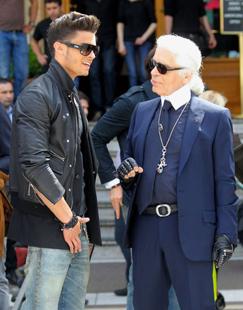 Батист Джиабикони (Baptiste Giabiconi) и Карл Лагерфельд (Karl Lagerfeld)