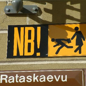 Настенное творчество таллинских властей. Фото: Virtualtourist.com Настенное творчество таллинских властей. Фото: Virtualtourist.com