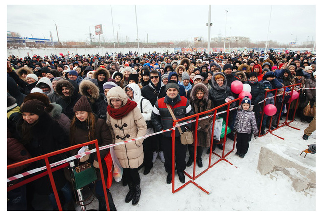 Несколько тысяч покупателей В Челябинске Горки дарили деньги, акция Дарим деньги за покупки, 500 тысяч рублей – главный выигрыш