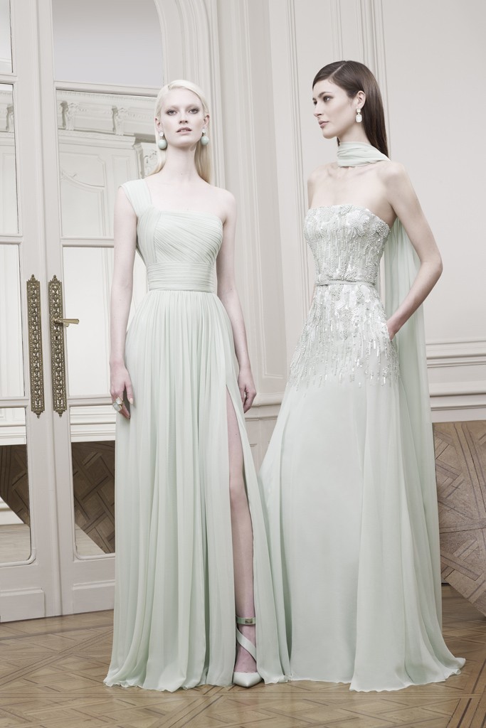 Платья с разрезом до бедра