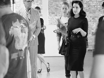 Дита Фон Тиз (Dita Von Teese) за работой над рекламной кампанией коллекеции очков Dita Eyewear Дита Фон Тиз (Dita Von Teese) за работой над рекламной кампанией коллекеции очков Dita Eyewear
