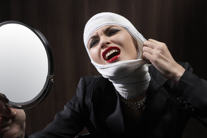 13 подарков, которые никогда нельзя дарить женщинам. Как не ошибиться в выборе подарка женщине?