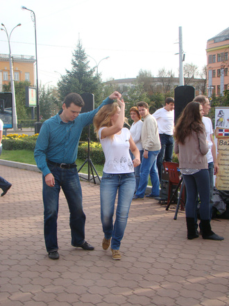 Танцы на сквере - 2014