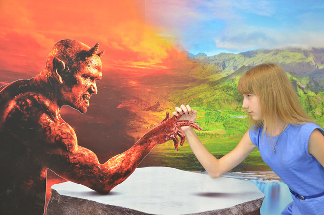 Выставка 3D картин в Волгограде: как фотографироваться Волгоград, выставка 3D картин, фотография, идеи для фотосессии, как фотографировать, семья, куда пойти семьей, Комсомолл