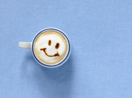 Чашка с кофе и улыбка