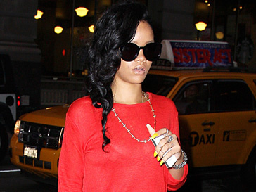 Рианна (Rihanna) больше не может похвастаться соблазнительными формами: певица сильно похудела за последние несколько месяцев Рианна (Rihanna) больше не может похвастаться соблазнительными формами: певица сильно похудела за последние несколько месяцев
