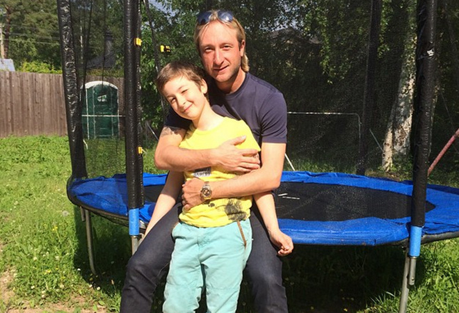 Евгений Плющенко со старшим сыном Евгений Плющенко со старшим сыном фото