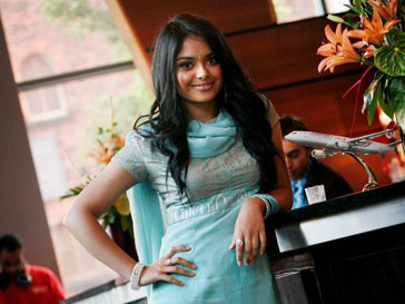 Афшан Азад (Afshan Azad) Афшан Азад (Afshan Azad)