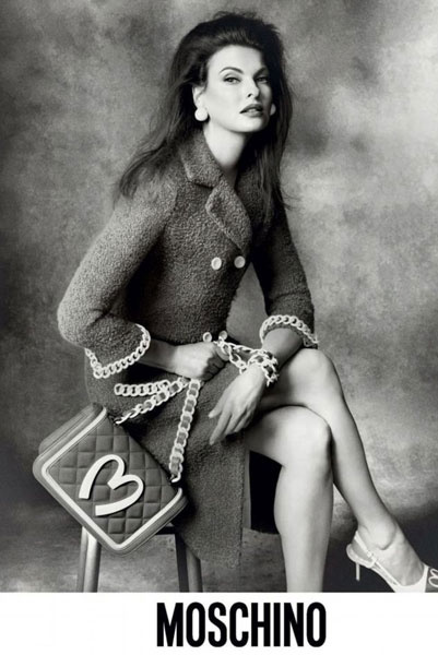 Линда Евангелиста в рекламе Moschino, осень 2014 года Линда Евангелиста в рекламе Moschino, осень 2014 года