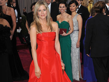 Дженнифер Энистон (Jennifer Aniston) любит наряды от Valentino Дженнифер Энистон (Jennifer Aniston) любит наряды от Valentino