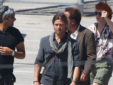Брэд Питт (Brad Pitt) на съемках фильма «Мировая война Z» Брэд Питт (Brad Pitt) на съемках фильма «Мировая война Z»