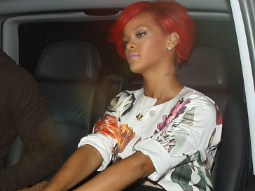 Рианна (Rihanna) жалеет своего отца Рианна (Rihanna) жалеет своего отца