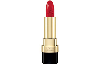 Зависть. Желание. Кровь. Названия оттенков коллекции Dolce Matte Lipstick, Dolce & Gabbana, напоминают: в душе женщины с красными губами бушуют чувства.