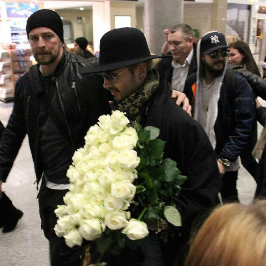 В аэропорту Пулково В Петербург Tokio Hotel приехали с матрешками