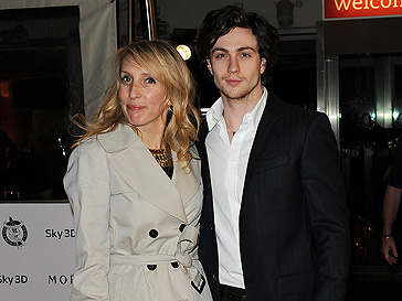 Аарон Джонсон (Aaron Johnson) и Сэм Тэйлор-Вуд (Sam Taylor-Wood) Аарон Джонсон (Aaron Johnson) и Сэм Тэйлор-Вуд (Sam Taylor-Wood)