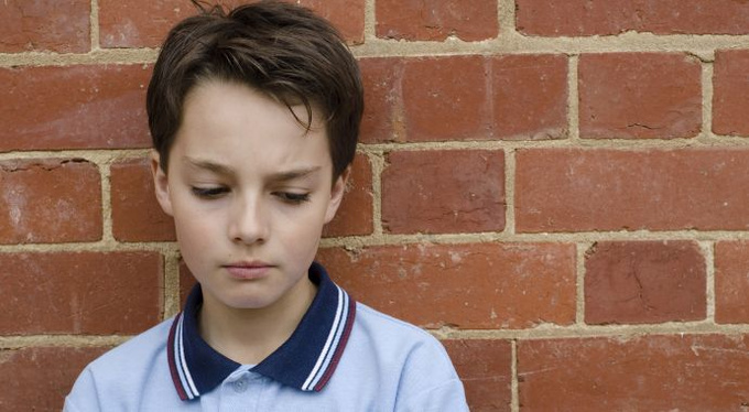 13 признаков, что над ребенком издеваются в школе